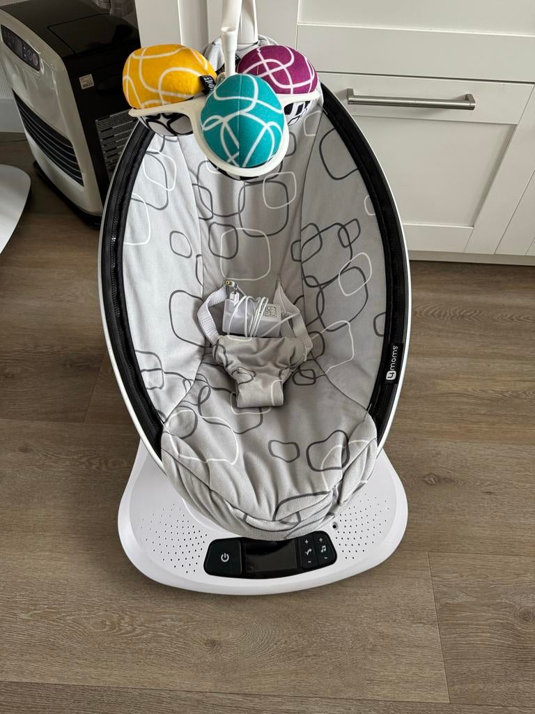 4moms mamaRoo 4 Wipstoel - Zo goed als nieuw, Kinderen en Baby's, Wipstoeltjes, Wipstoel, Ophalen, Overige merken, Met gordel(s) of riempje(s)