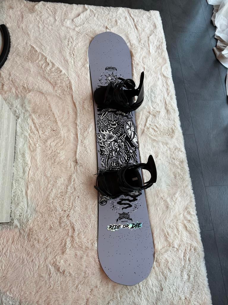 Capita Dark Horse 160 Wide + Burton Cartel X bindingen, Ophalen of Verzenden, Zo goed als nieuw, Board