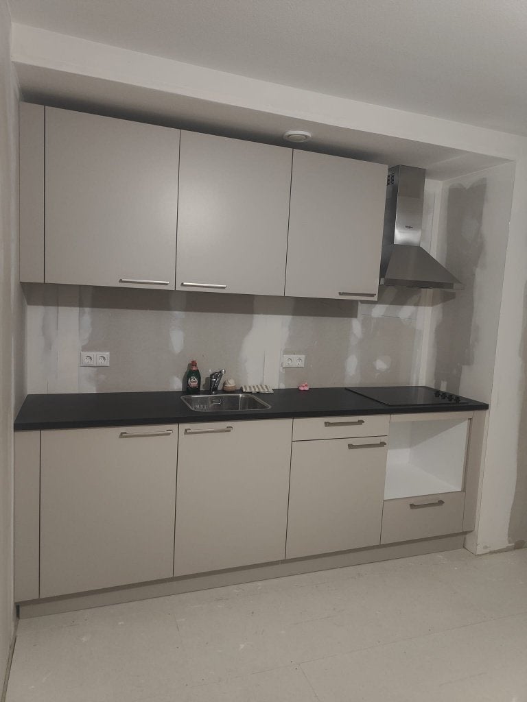 Nieuwe keuken te koop – compleet met inbouwapparatuur, Huis en Inrichting, Keuken | Complete keukens, Ophalen, Nieuw, Enkelwandige keuken
