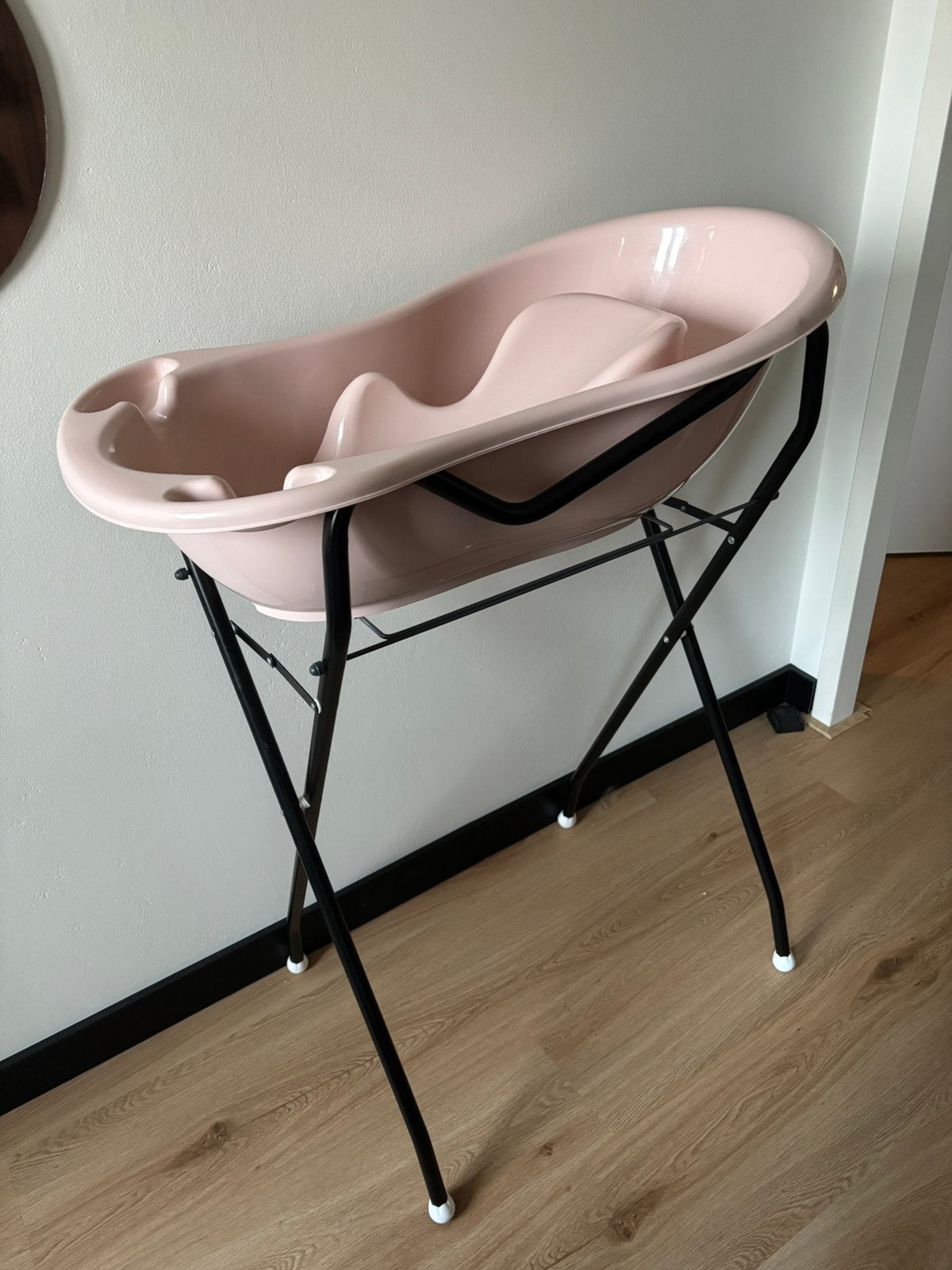 Babybadje op standaard (roze), Ophalen, Nieuw, Badje, Standaard