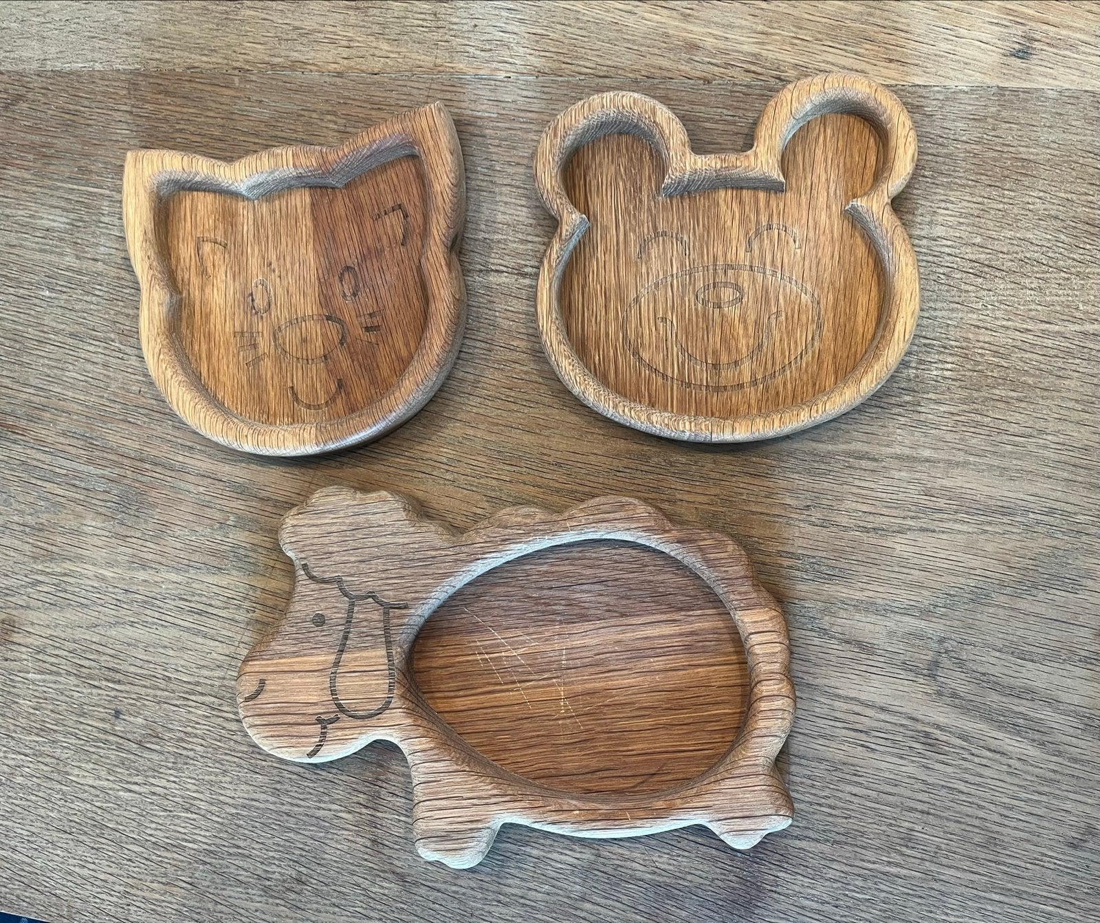 Set van 3 houten kinderbordjes - beer, kat, schaap, Ophalen of Verzenden, Gebruikt, Overige typen, Overige merken