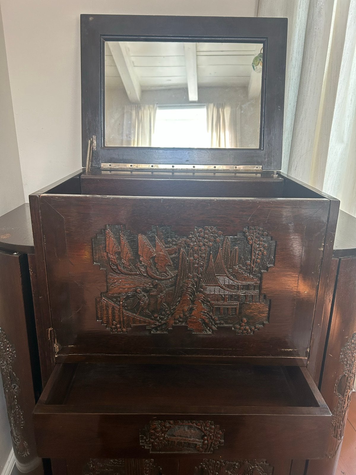 Malaysische drankenkast uit de jaren '50, hout met glas, Ophalen
