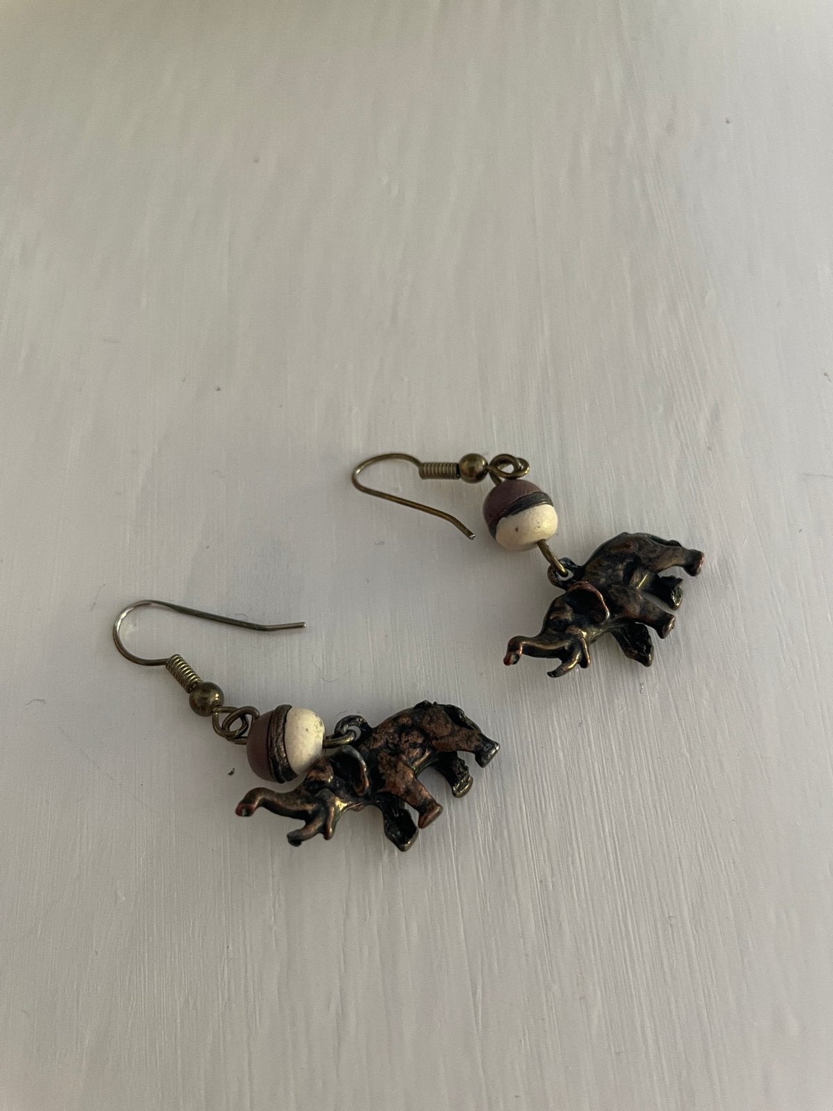 Oorbellen met olifantjes - Ibiza stijl, Sieraden, Tassen en Uiterlijk, Oorbellen, Overige materialen, Bruin, Ophalen of Verzenden