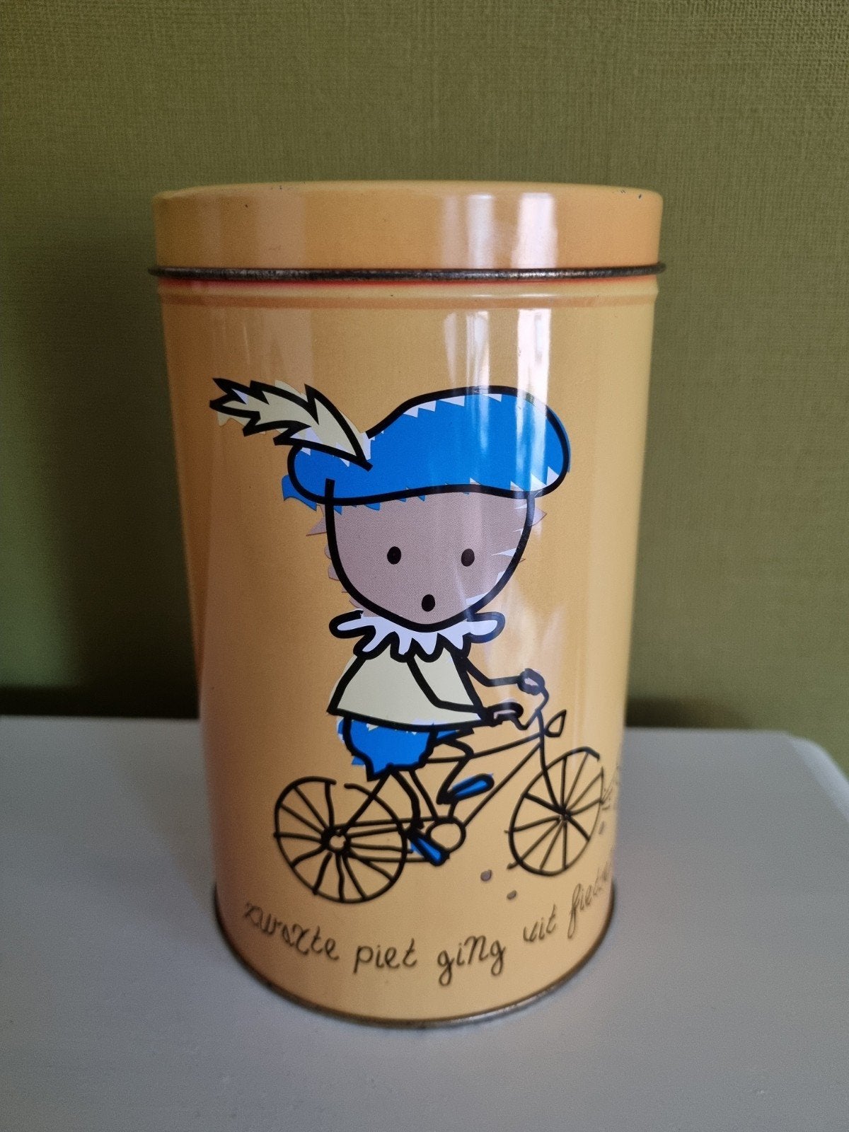 Pepernoten blik Zwarte Piet ging uit fietsen, Diversen, Ophalen of Verzenden, Gebruikt