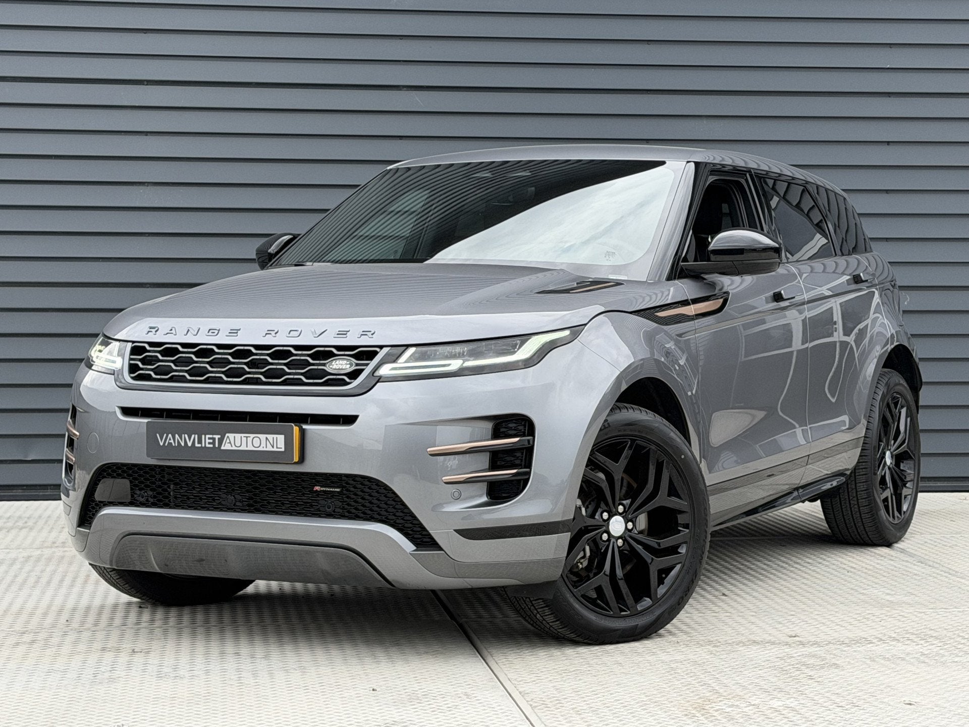 Land Rover Range Rover Evoque 1.5 P300e PHEV AWD R Dynamic S, Automaat, 14 kWh, Met garantie (alle), Vierwielaandrijving