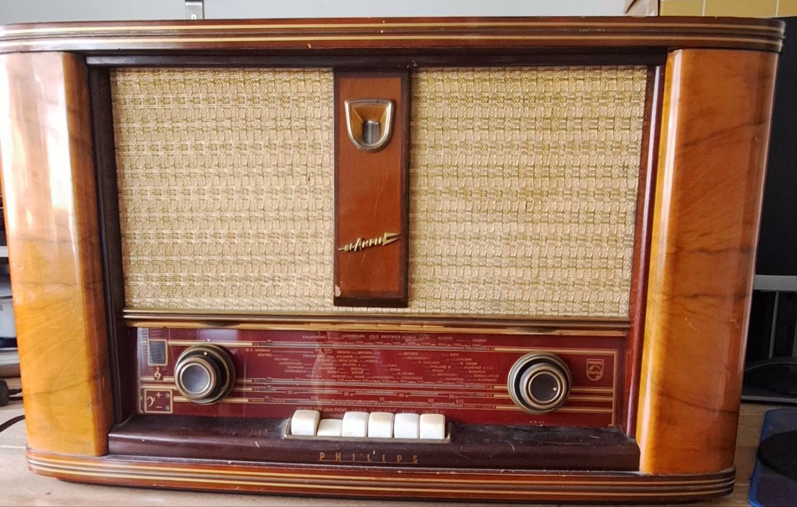 Oude philips radio, Ophalen