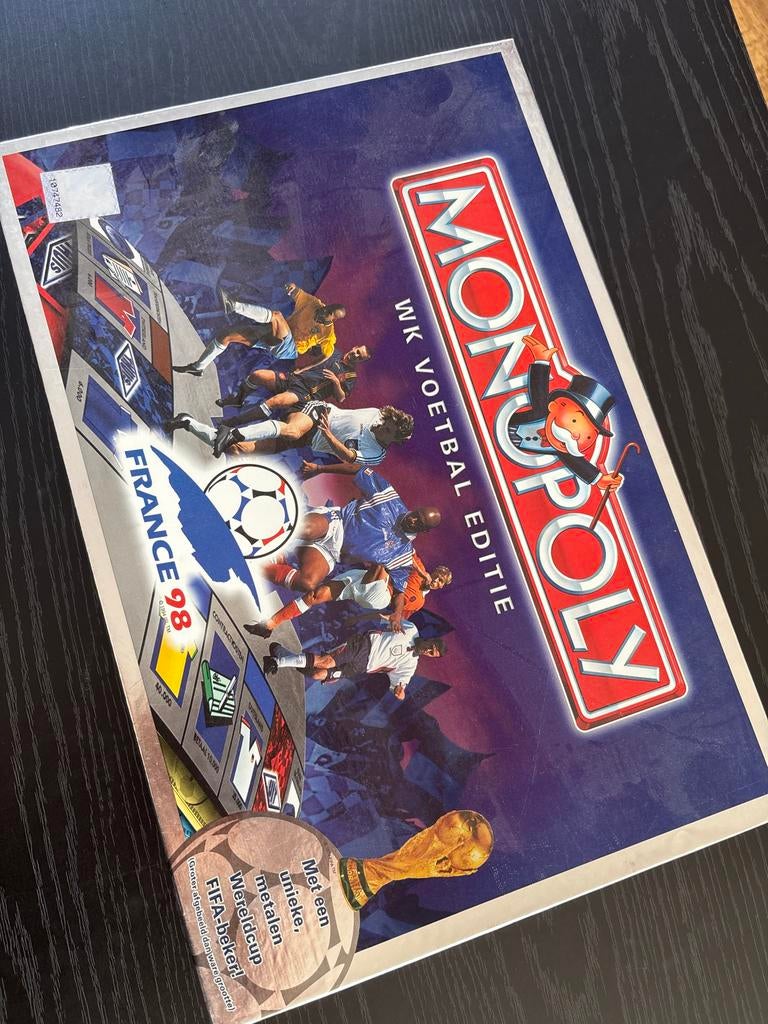 Monopoly WK Voetbal Editie France 98, Drie of vier spelers, Ophalen of Verzenden, Zo goed als nieuw