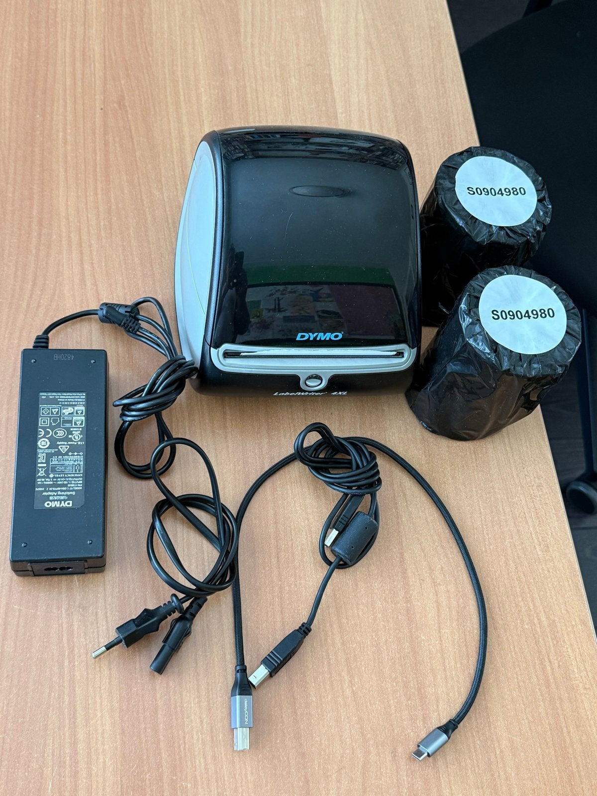 Dymo LabelWriter 4XL Labelprinter met labels en USB- C !!, Computers en Software, Labelprinters, Ophalen of Verzenden, Zo goed als nieuw