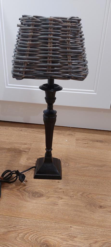 Mooie schemerlamp /rieten kap/landelijk, Huis en Inrichting, Lampen | Tafellampen, Ophalen of Verzenden, Zo goed als nieuw, Minder dan 50 cm