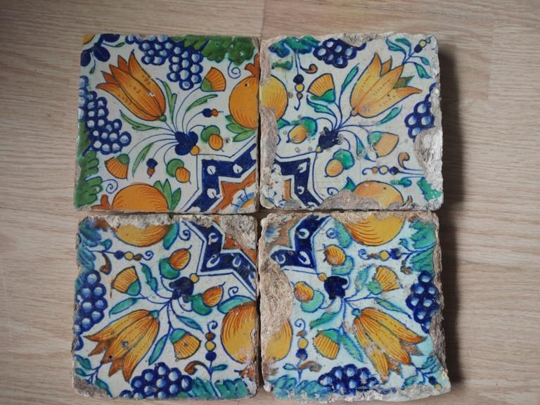 4x vroeg 17e eeuwse polychrome Ster Tulp Tegel, Ophalen of Verzenden
