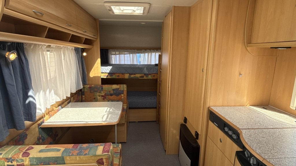 Dethleffs Camper 490 TK bouwjaar 1999 met voortent, Schokbreker, Bedrijf, Treinzit, Overige typen