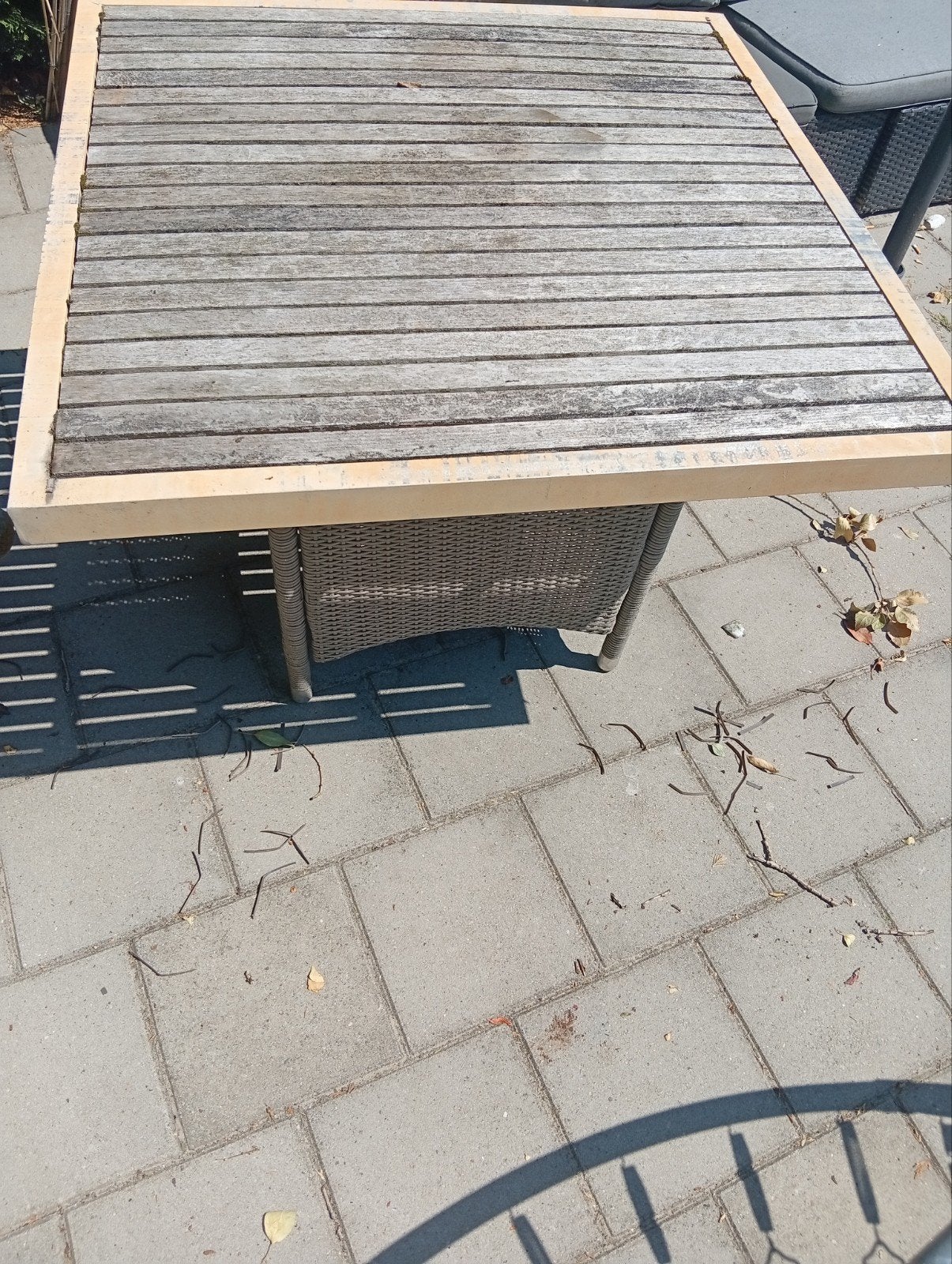 Houten tuintafel met wicker onderstel, Tuin en Terras, Tuintafels, Ophalen, Gebruikt, Vierkant, Hout