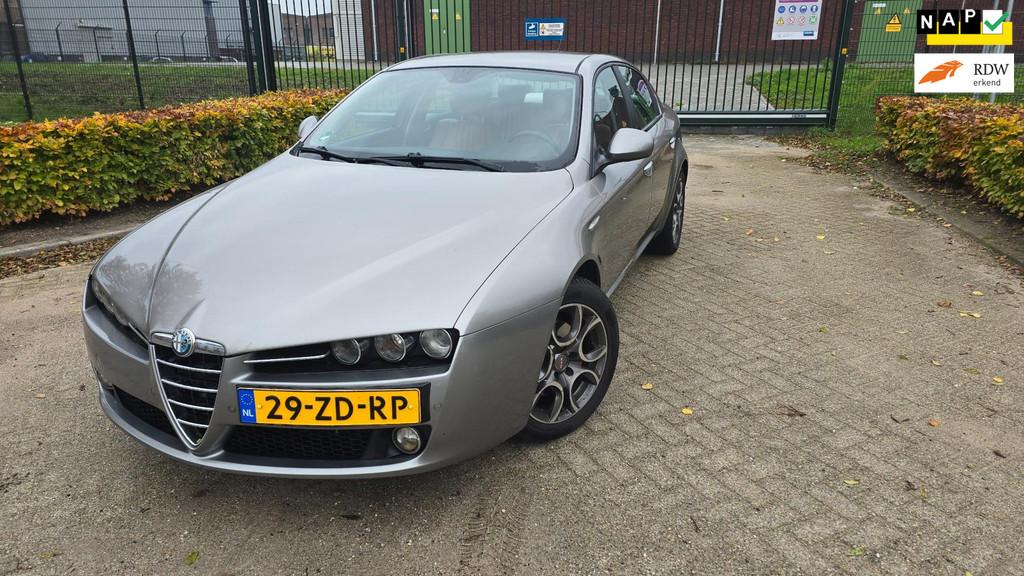 Alfa Romeo 159 2.2 JTS Progression AUTOMAAT LEDER, Gebruikt, 4 cilinders, 1465 kg, Bedrijf