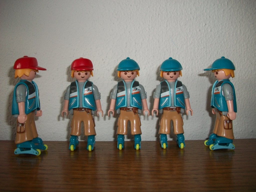 Skater / jongen op rolschaatsen, Ophalen of Verzenden, Nieuw, Complete set, Figuren