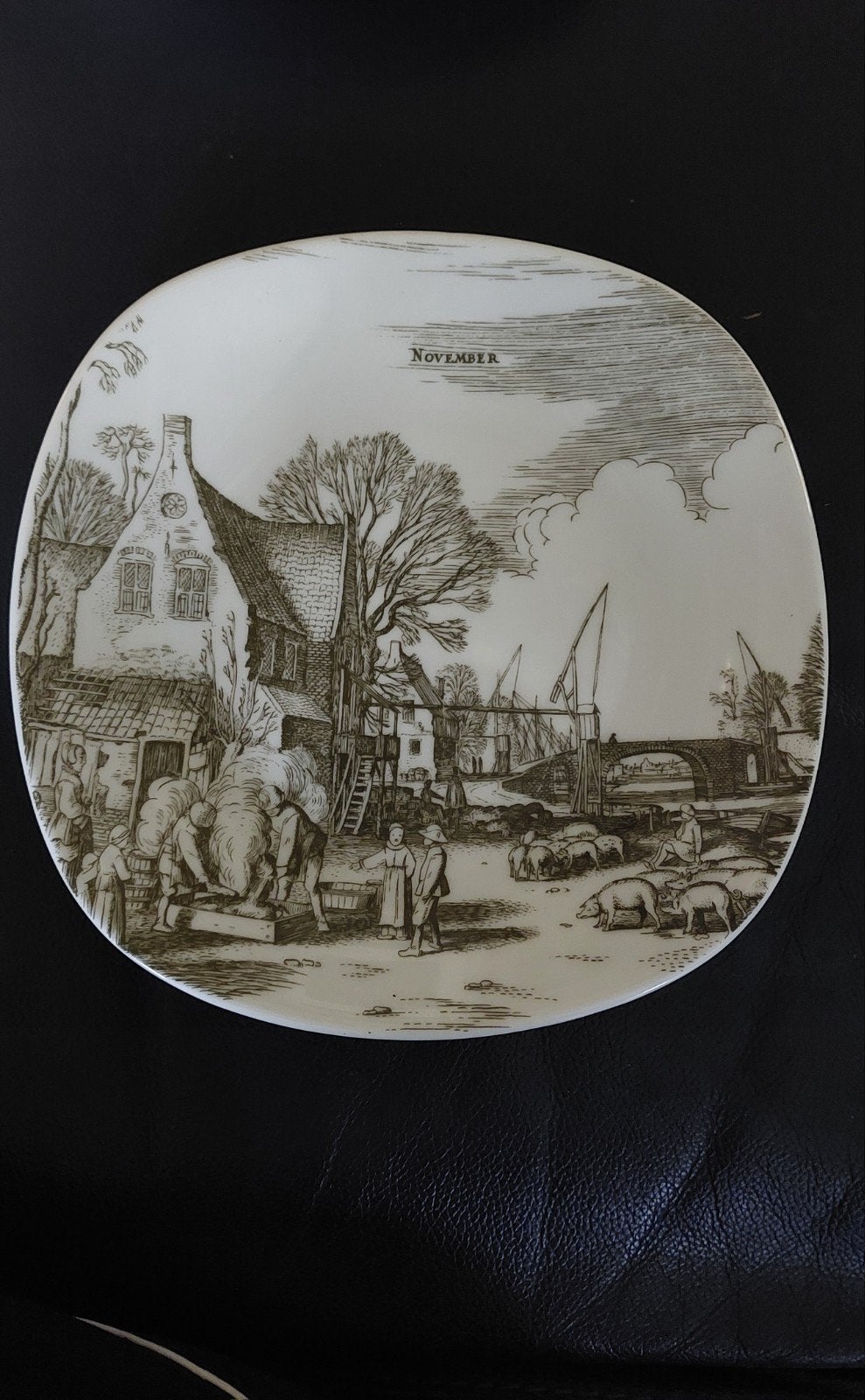 Hutschenreuther-Ole Winther-Maandbord November-Onbeschadigd, Ophalen of Verzenden