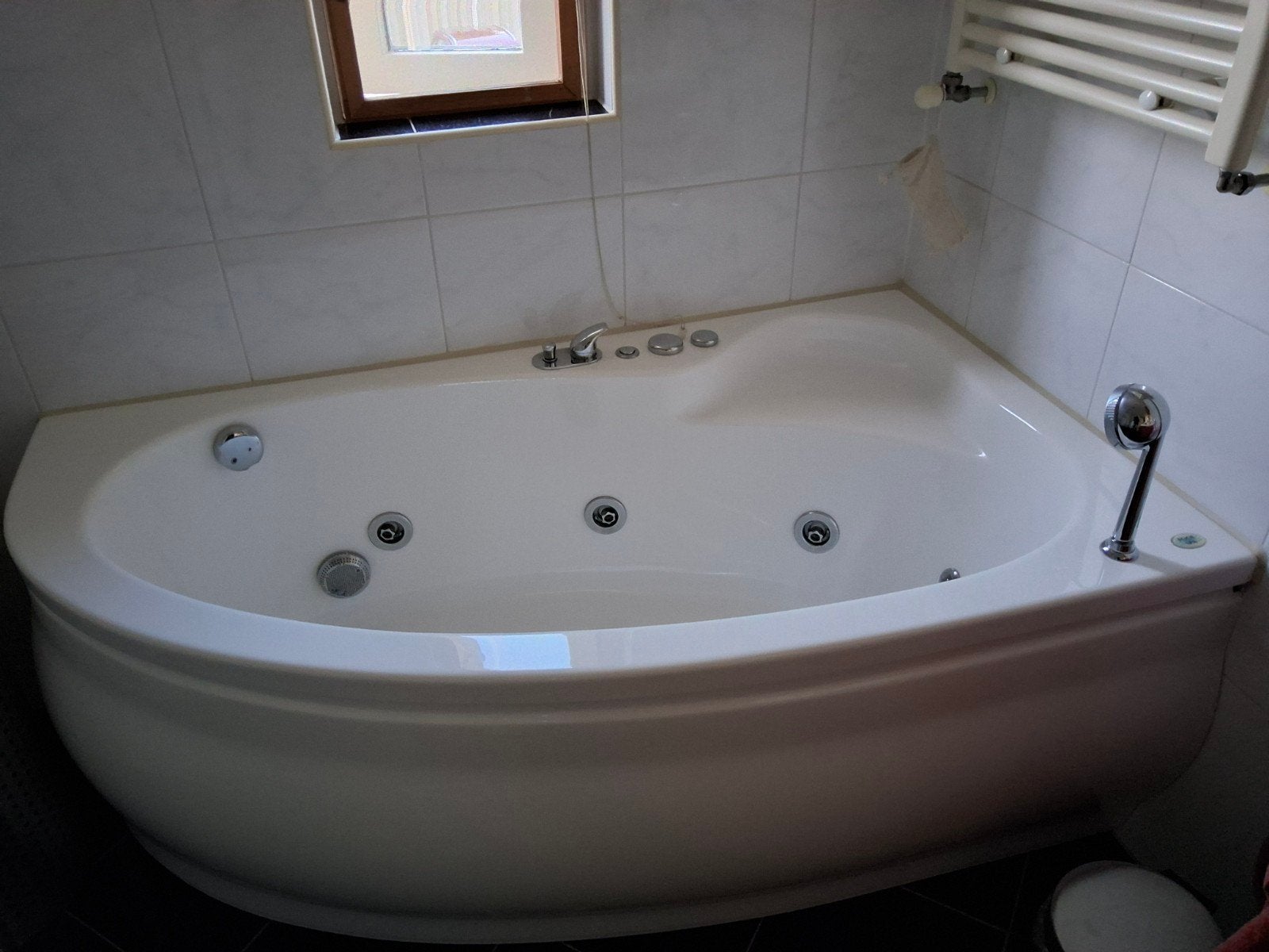 LIGBAD met Jacuzzi, Ophalen