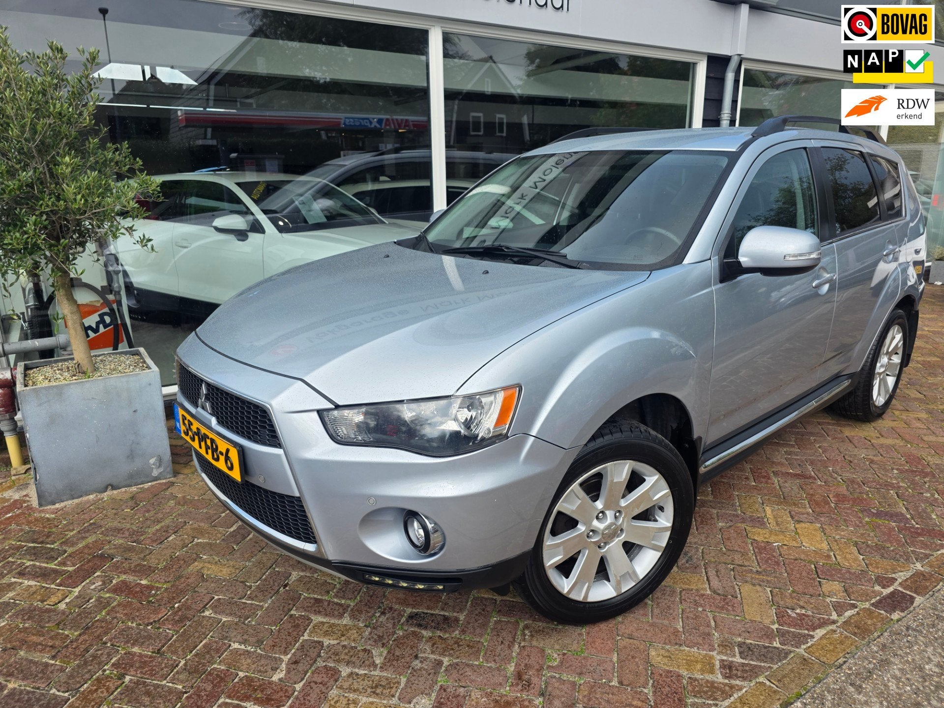 Mitsubishi Outlander 2.0 Intro Editionautomaat,trekhaak, Auto's, 4 cilinders, Origineel Nederlands, Bedrijf, SUV of Terreinwagen