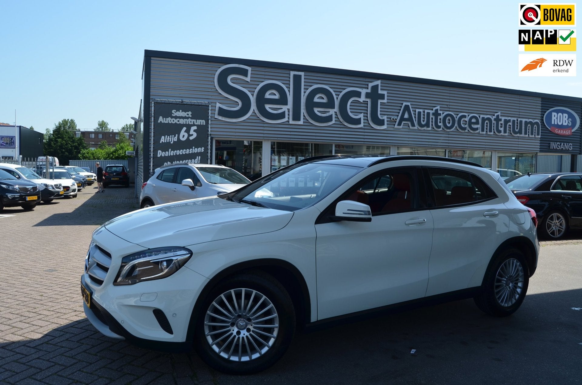 Mercedes-Benz GLA-klasse 200 Ambition Comfort| WIT | PANO AD, Auto's, Gebruikt, Euro 6, Wit, Bedrijf