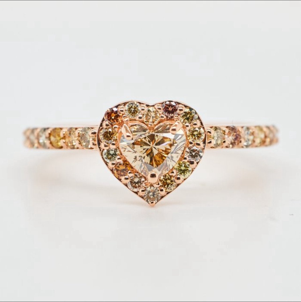 14k gold ring with 27 natural diamonds + IGI certificate, Ophalen, Zo goed als nieuw, Dame, Goud