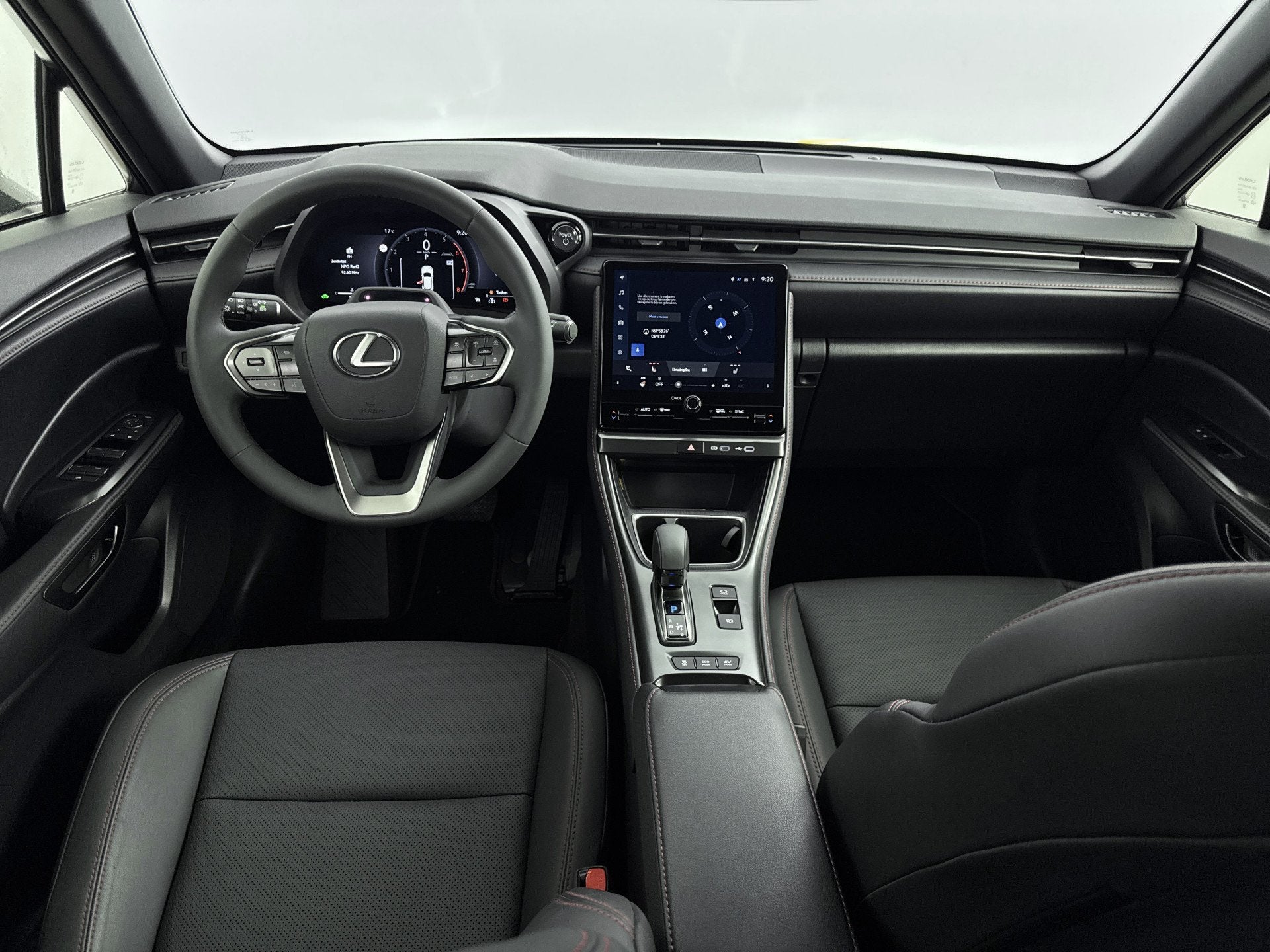 Lexus LBX 1.5 Emotion 2WD | Carplay | Adaptive Cruise | Stoe, Auto's, 136 pk, Gebruikt, Bedrijf, 650 kg