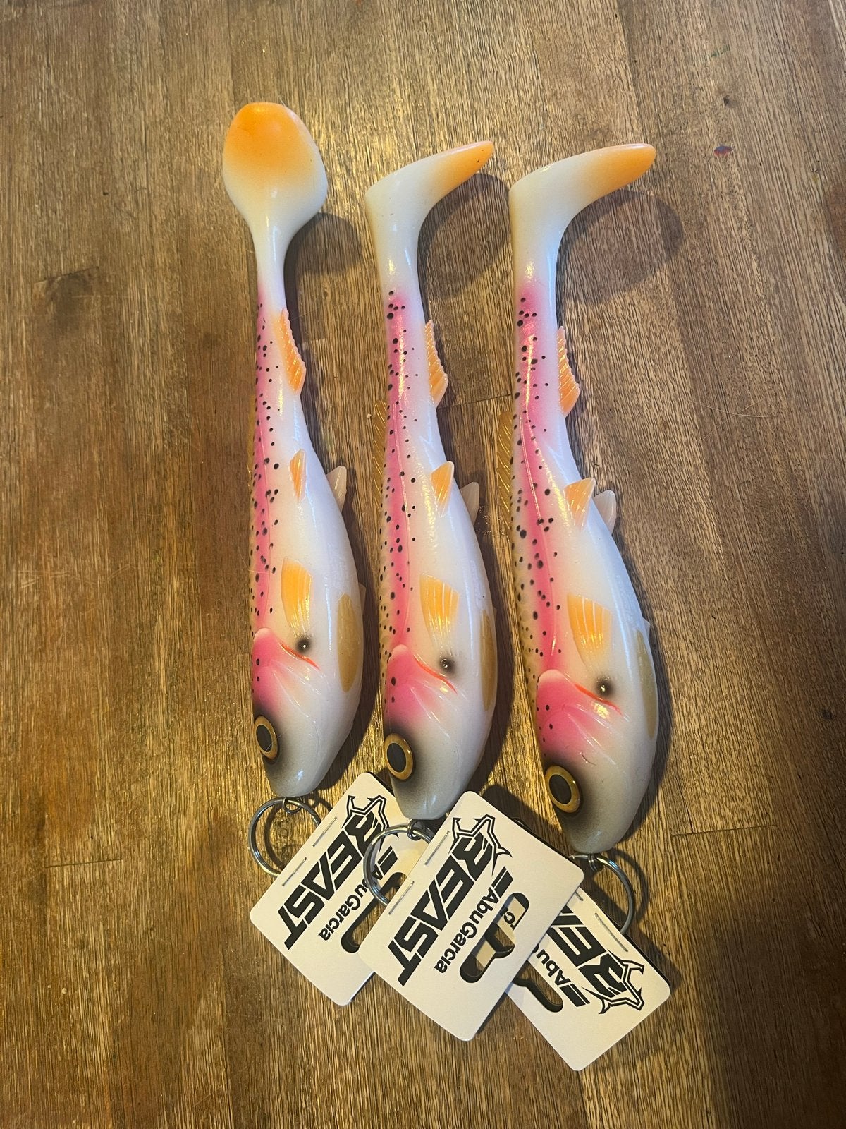 3xAbu Garcia Beast Paddletail 21cm 94g Albino Trout kunstaas, Ophalen of Verzenden, Nieuw, Overige typen