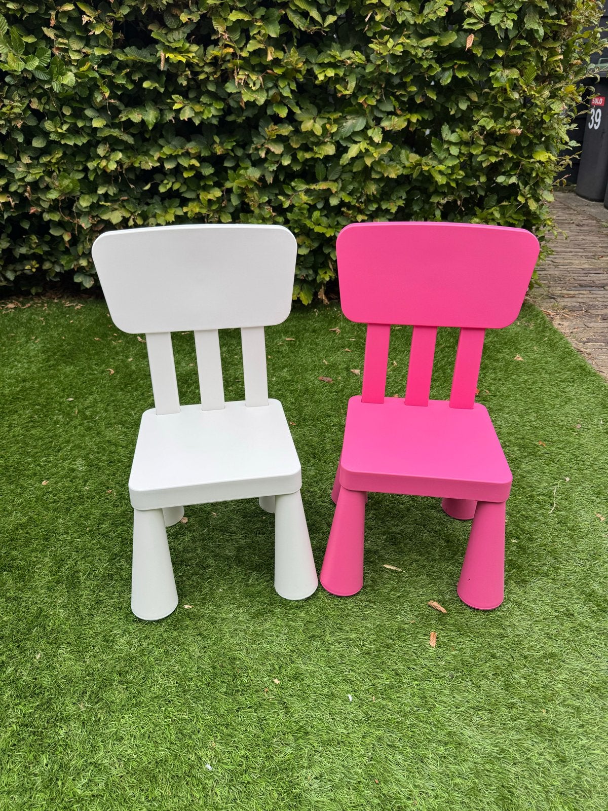 IKEA Mammut stoelen wit en roze, Kinderen en Baby's, Kinderkamer | Tafels en Stoelen, Ophalen, Zo goed als nieuw, Stoel(en)