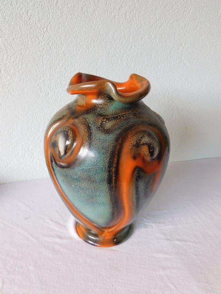 Vintage vaas met oranje, blauw-groen, grijs en crème en schu, Huis en Inrichting, Gebruikt, Handgemaakt, Meerkleurig, Ophalen of Verzenden