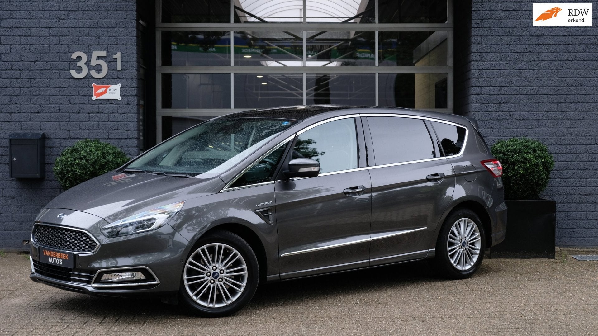 Ford S-Max 2.0 Vignale 240PK Carplay|Leder|Pano|Stoel verk /, Auto's, Dealer onderhouden, Gebruikt, Zwart, 4 cilinders
