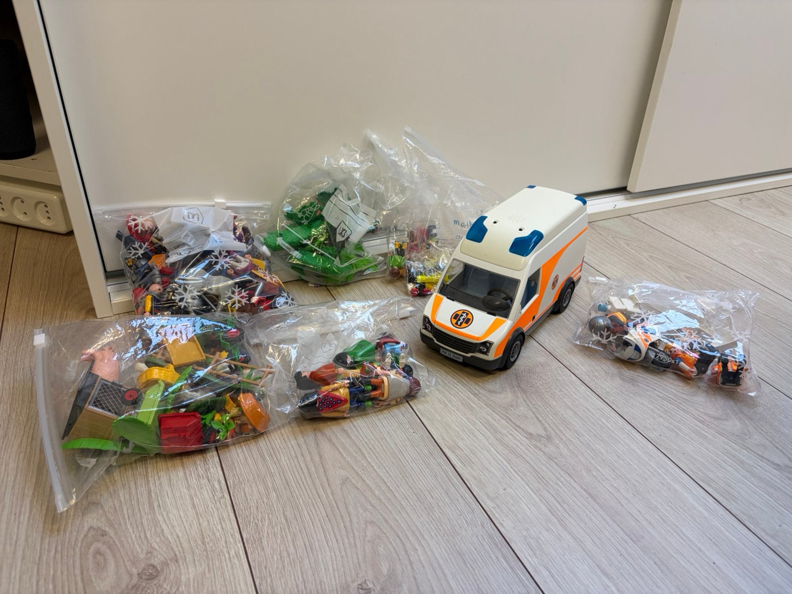 Partij Playmobil, o.a. tractor, ziekenhuis, school, Ophalen, Gebruikt