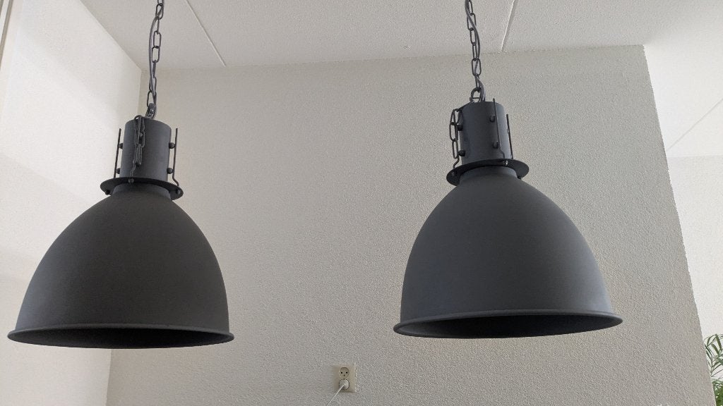 2 grijze industriële hanglampen, Ophalen, E27 (groot), Zo goed als nieuw, Metaal