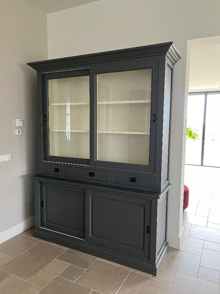 Grote landelijke buffetkast / vitrinekast – donkergrijs, Huis en Inrichting, Ophalen, Gebruikt, Met deur(en), 200 cm of meer