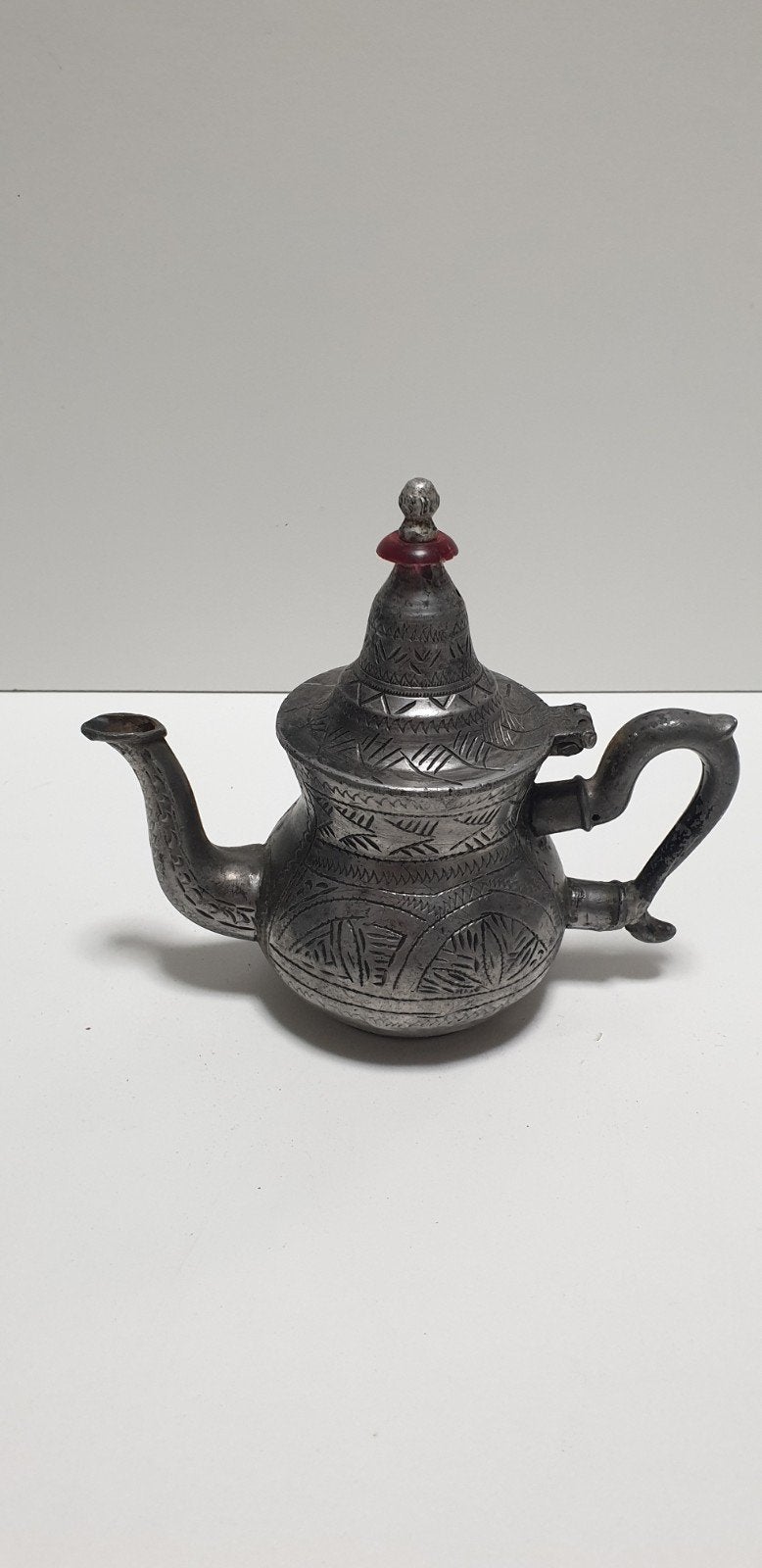 2229)Antiek handgebeeldhouwde Berber theepot uit zuid Marokk, Antiek en Kunst, Ophalen of Verzenden