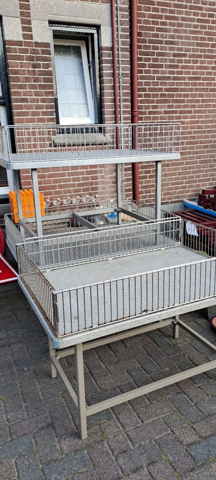 Metalen verkoop rekken, Ophalen