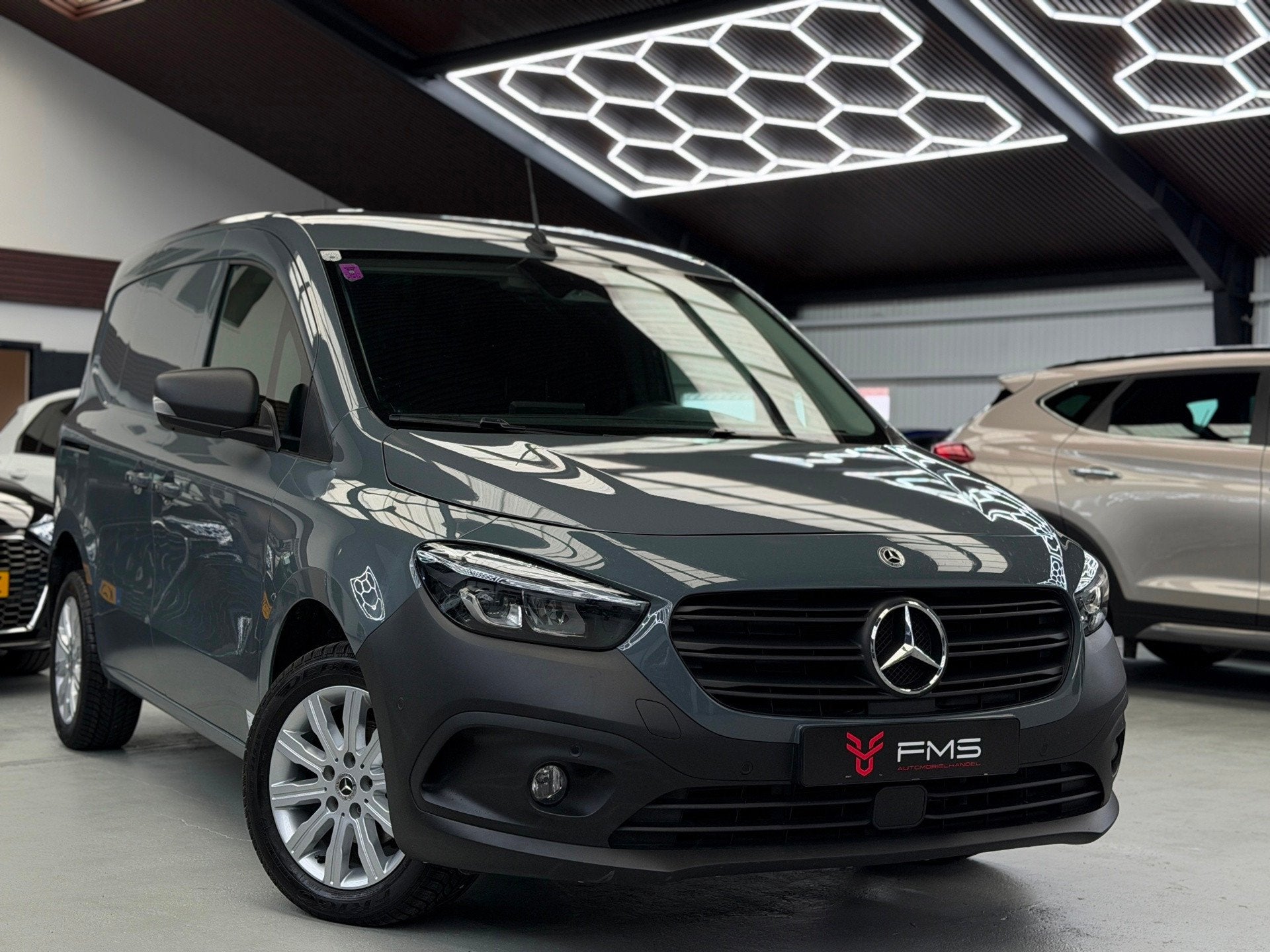 Mercedes-Benz Citan 110 L1 Pro CarPlay Camera, Auto's, Voorwielaandrijving, Gebruikt, Zwart, 4 cilinders