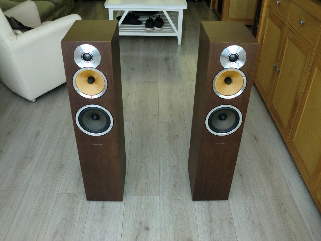 CM7 B&W drie weg wood te beluisteren ook evt eigen Amp. CM 7, Ophalen, Stereo speakers, Zo goed als nieuw, 60 tot 120 watt
