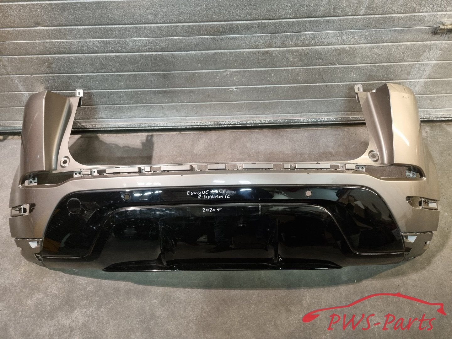 LAND ROVER EVOQUE L551 R-DYNAMIC ACHTERBUMPER ORIGINEEL, -, -, Ophalen of Verzenden, Achter