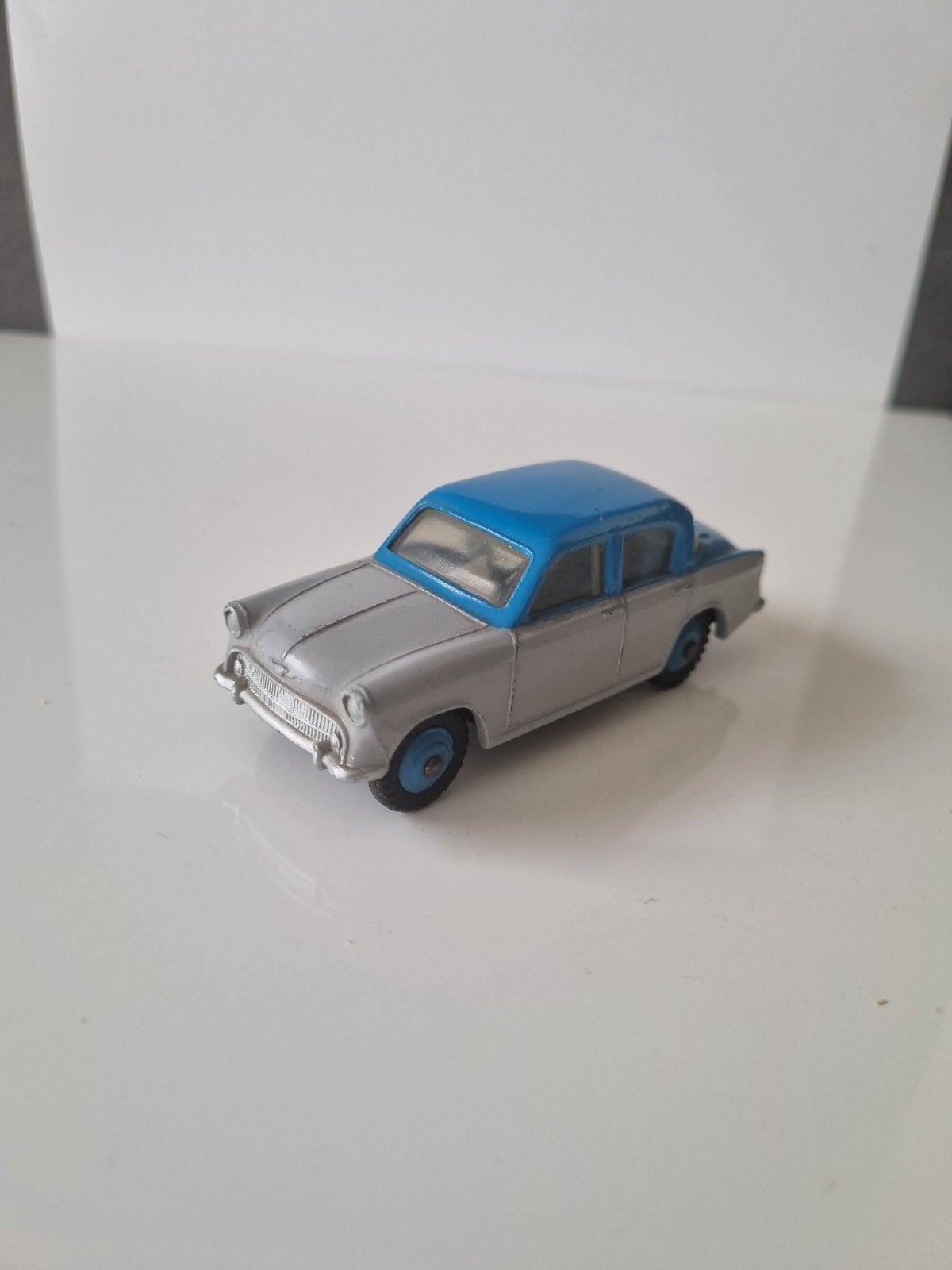 dinky toys, Hobby en Vrije tijd, Modelauto's | 1:43, Ophalen of Verzenden, Gebruikt, Auto, Dinky Toys