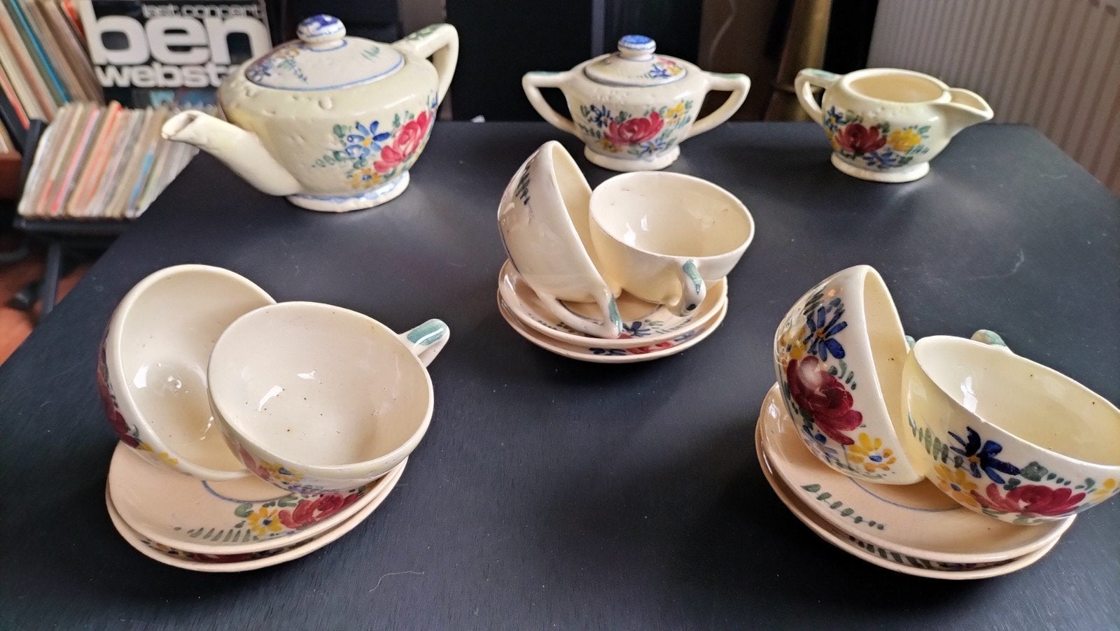 Vintage kinder theeservies met bloemmotief - compleet, Antiek en Kunst, Ophalen of Verzenden