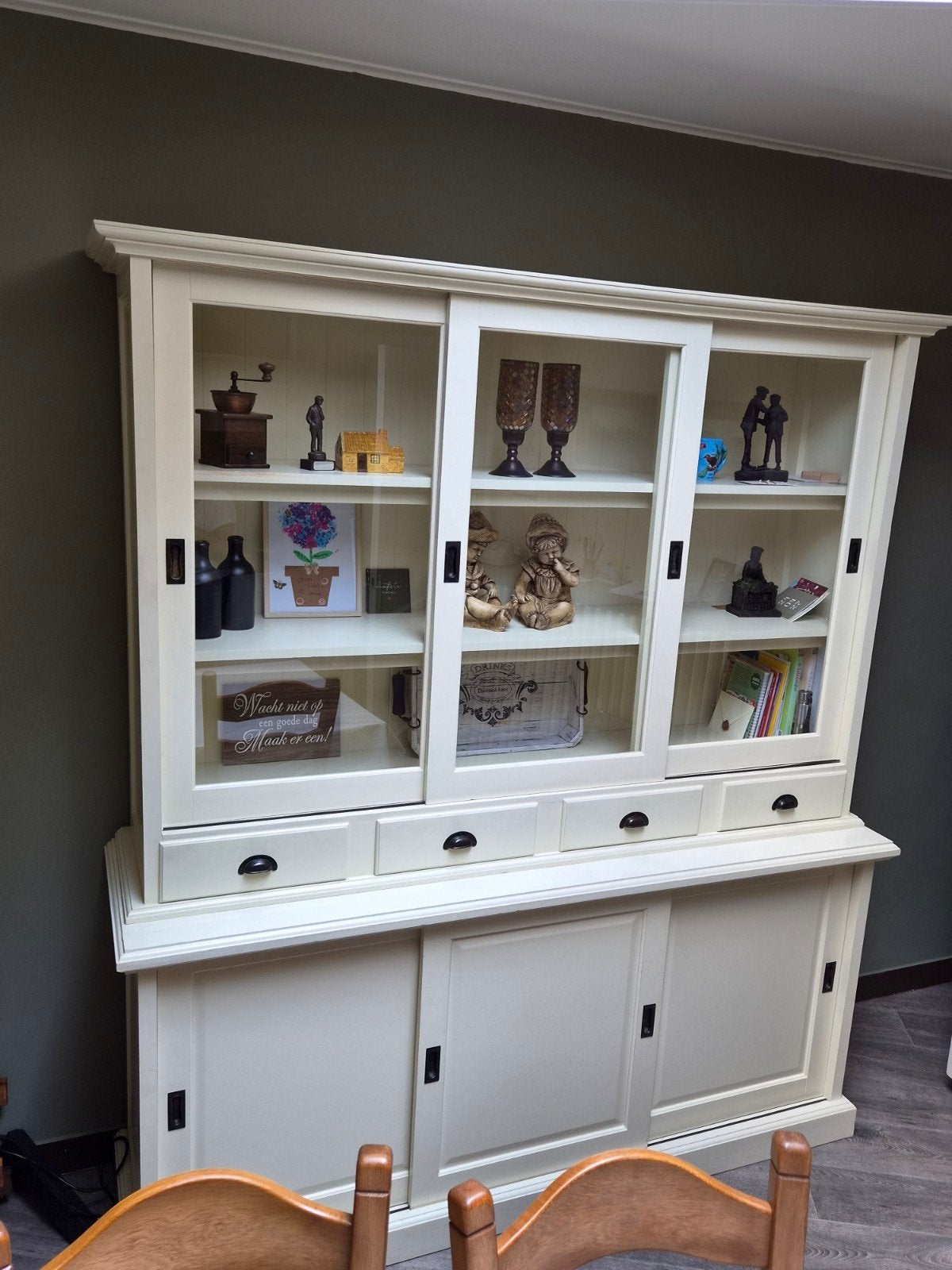 Crèmekleurige vitrinekast met schuifdeuren, Ophalen, Gebruikt, Met deur(en), Glas