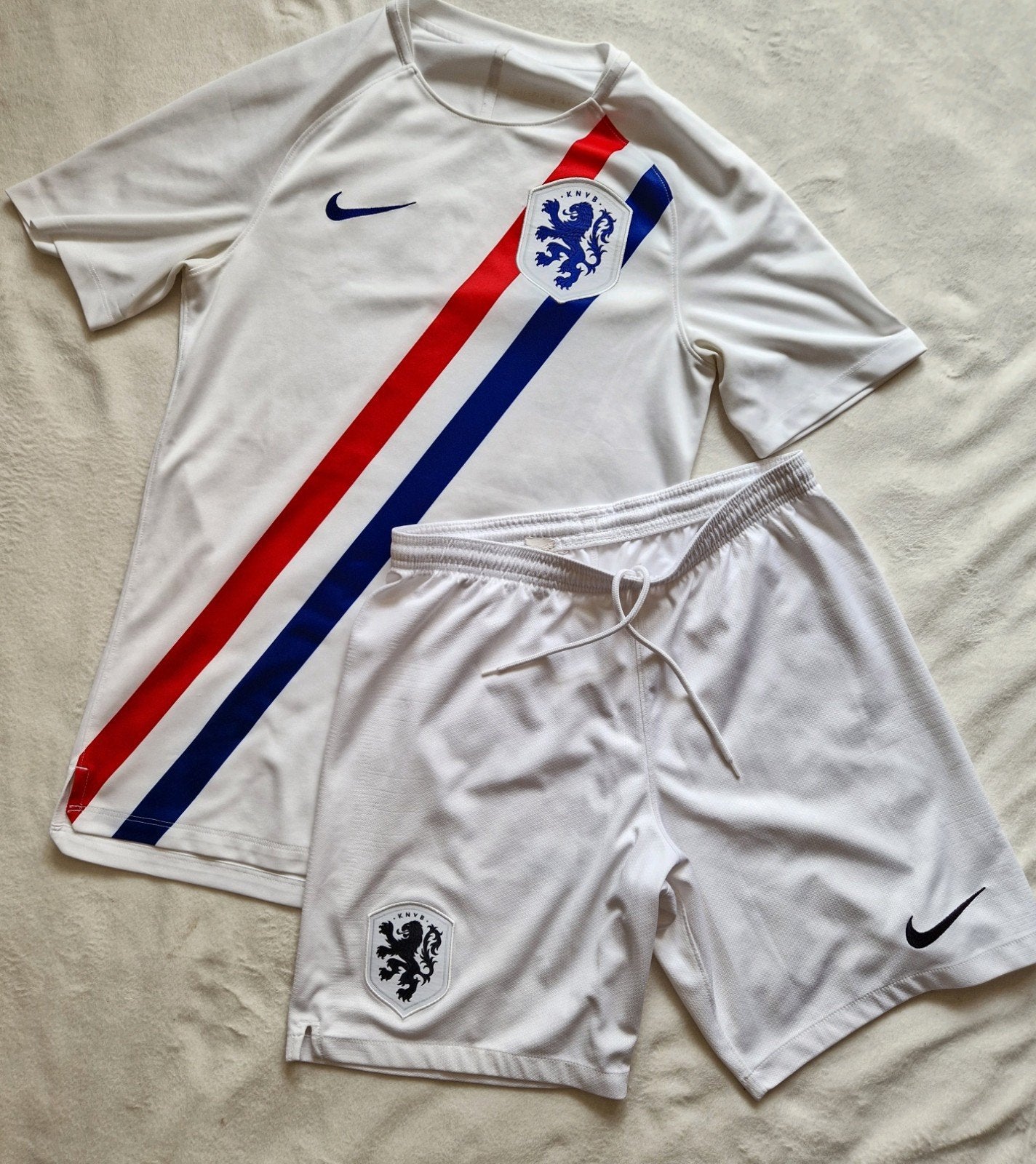 Nederlands elftal tenue 2018 Oranje KNVB broekje shirt, Wit, Nike, Ophalen of Verzenden, Voetbal