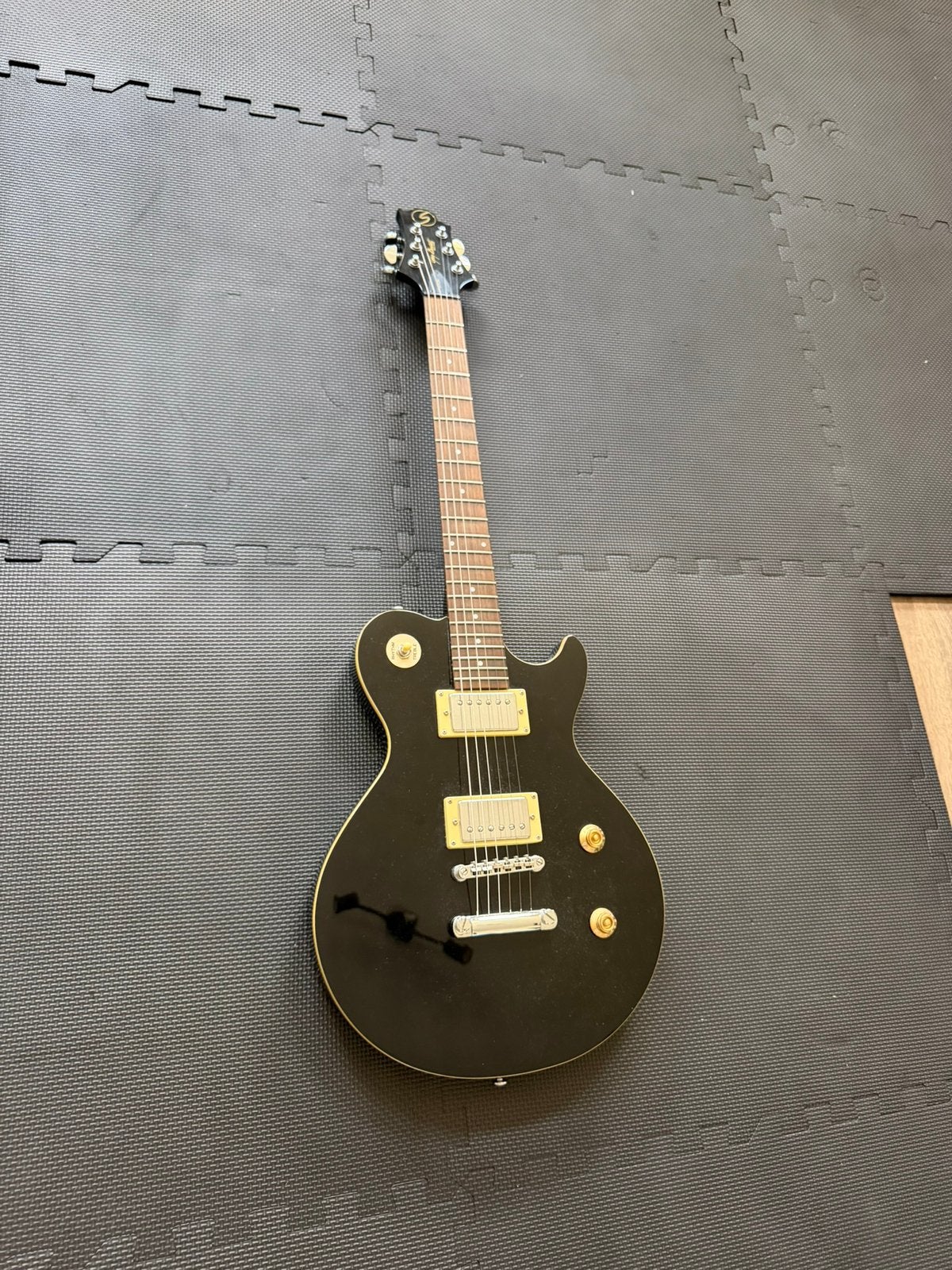Instapmodel gitaar Les-Paul model, Muziek en Instrumenten, Gebruikt, Met versterker, Solid body, Ophalen