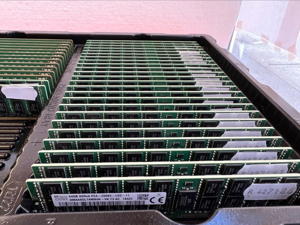 1TB RAM Serveur SK HYNIX (64GB x 16) 4DRx4 DDR4 PC4-2666V, Server, DDR4, Ophalen of Verzenden, Zo goed als nieuw