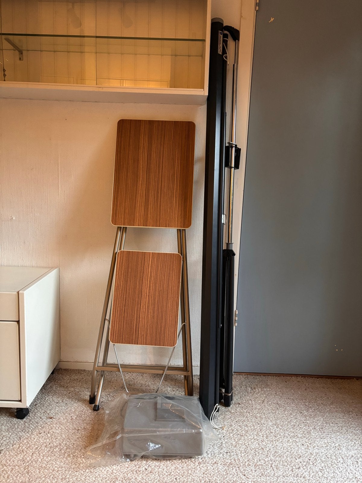 Dia projector met tafel en scherm Set, Ophalen, Gebruikt, Met scherm