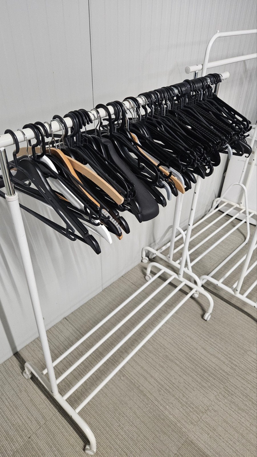Kledingrek met veel hangers, Kleding | Dames, Ophalen of Verzenden, Met wielen, Gebruikt
