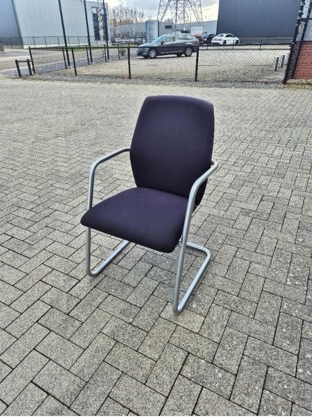 Stevig gebruikte vergaderstoel te koop - € 15,- per stuk., Ophalen, Overige materialen, Gebruikt, Overige kleuren