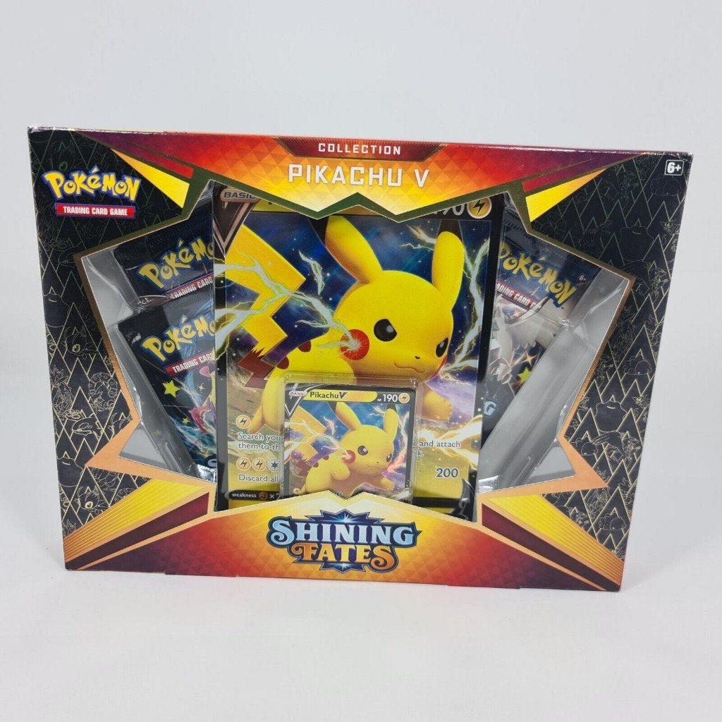 Pokemon tcg: shining fates collection pikachu v box geseald, Ophalen of Verzenden, Zo goed als nieuw, Boosterbox, Foil