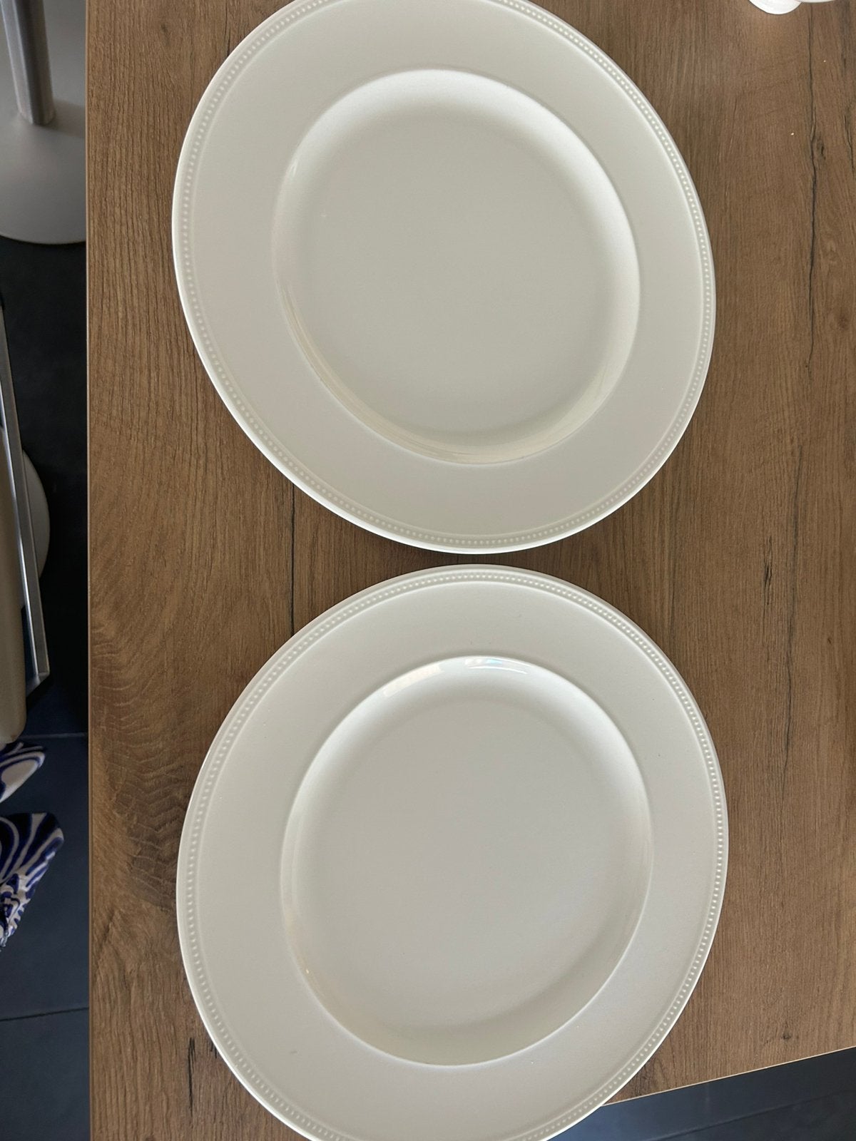 2 wedgwood windsor pizzaborden als nieuw, Huis en Inrichting, Keuken | Servies, Ophalen, Zo goed als nieuw, Porselein, Bord(en)