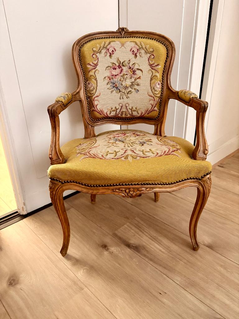 Franse brocante fauteuil | authentieke salonstoel, Antiek en Kunst, Curiosa en Brocante, Ophalen