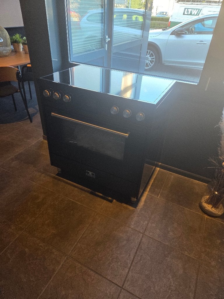 Inductie fornuis ex showroom hoogglans zwart 90cm, Witgoed en Apparatuur, 60 cm of meer, Ophalen of Verzenden, Zo goed als nieuw