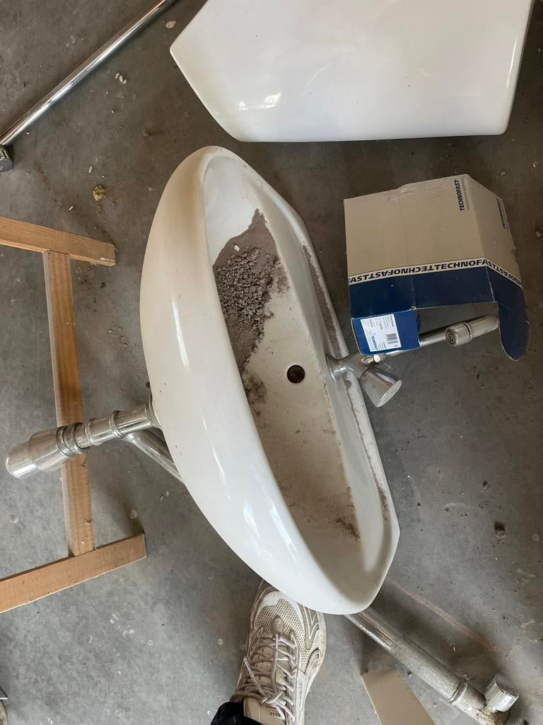 Diverse sanitair: spoelbakken, urinoirs, wasbakken, kranen, Ophalen of Verzenden, Gebruikt, Chroom, Overige typen